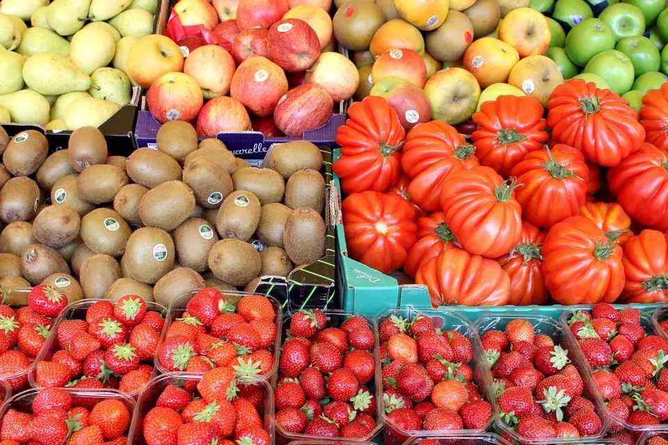 Acheter des légumes variés et locaux de saison pas cher au marché à Roubaix