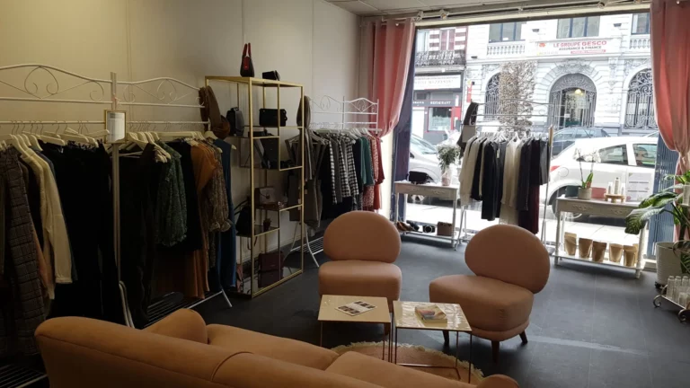 des boutiques contre la fast fashion à Roubaix